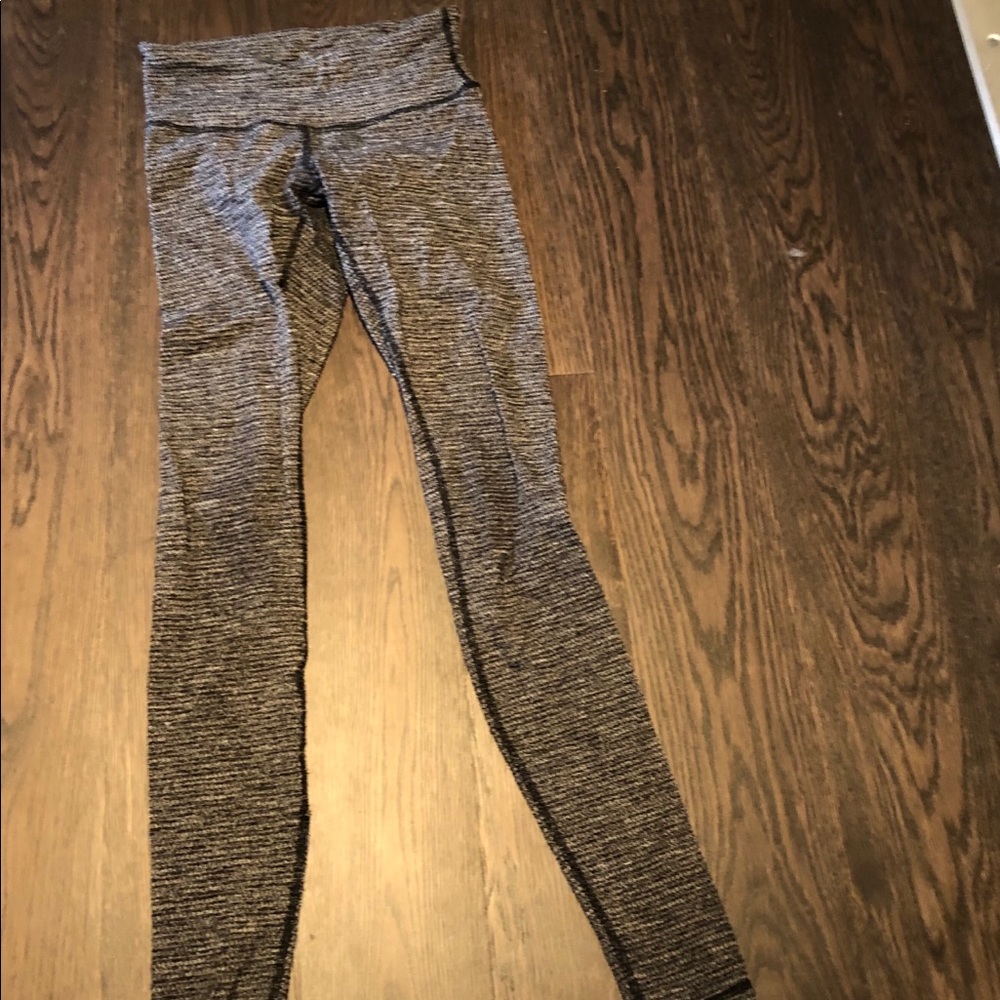 Gray/black lulu leggings